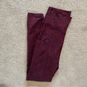 FLEO REVERIE pocket leggings size small, worn only a few times smoke free home